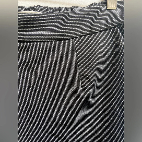 Monk & Lou Anthropologie B/W striped pull  on pants Sz L - Picture 5 of 10
